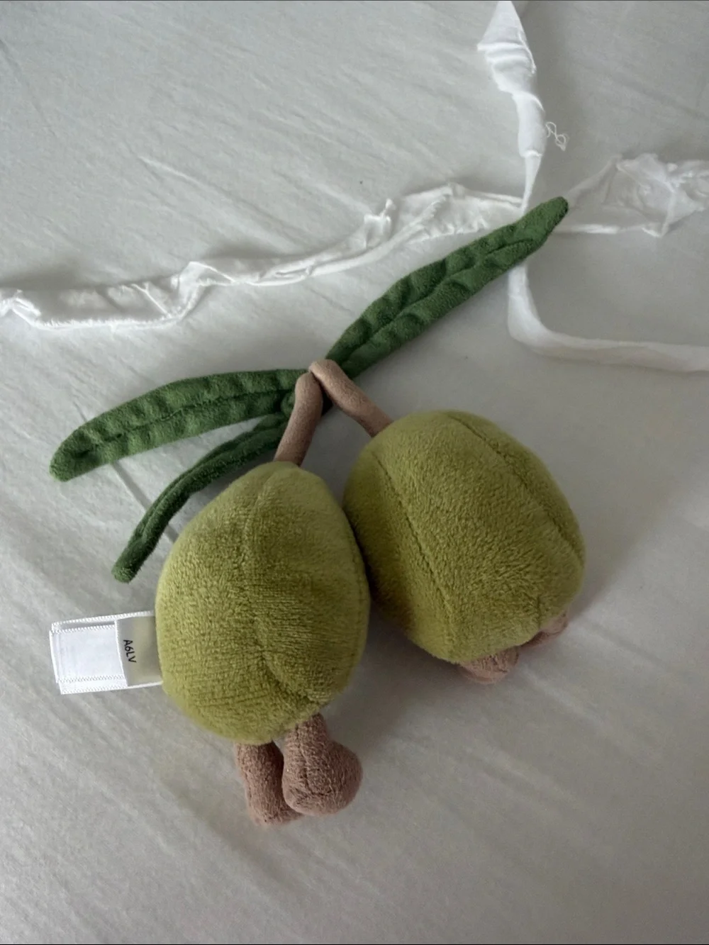 Olive JellyCat - Picture 3 of 3
